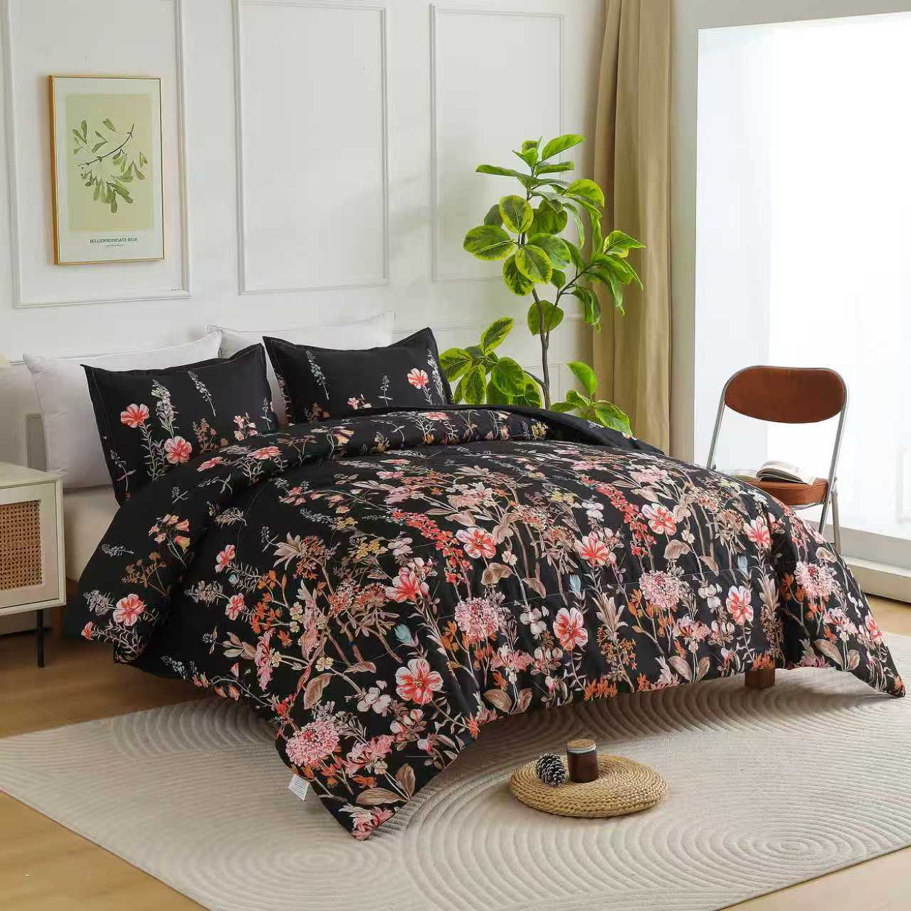 HeiSeFanHua Comforter