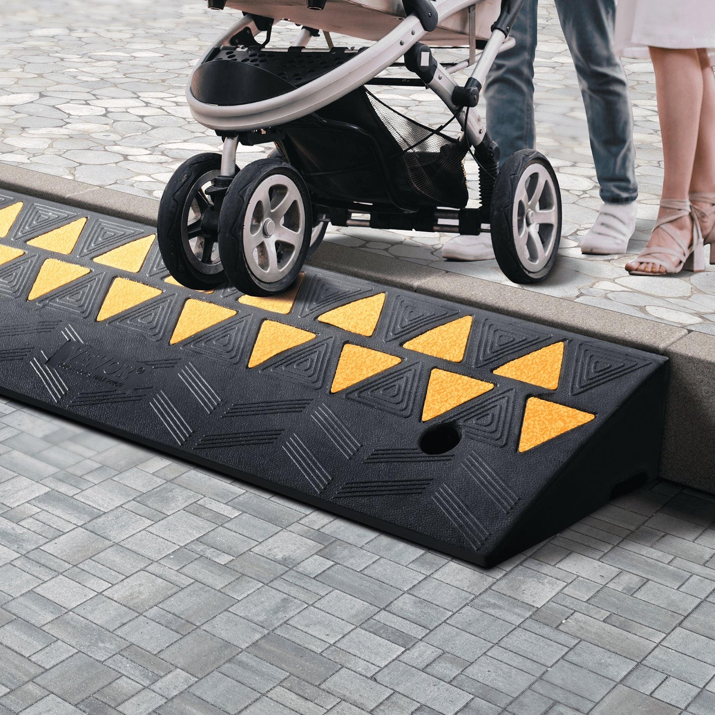 VEVOR Rubber Curb Ramp Rise Height Sidewalk Curb Ramp, Driveway Ramp For Curb, 15T Heavy Duty Rubber Ramp For Forklifts, Trucks, Buses, Cars, Wheelchairs, Bikes