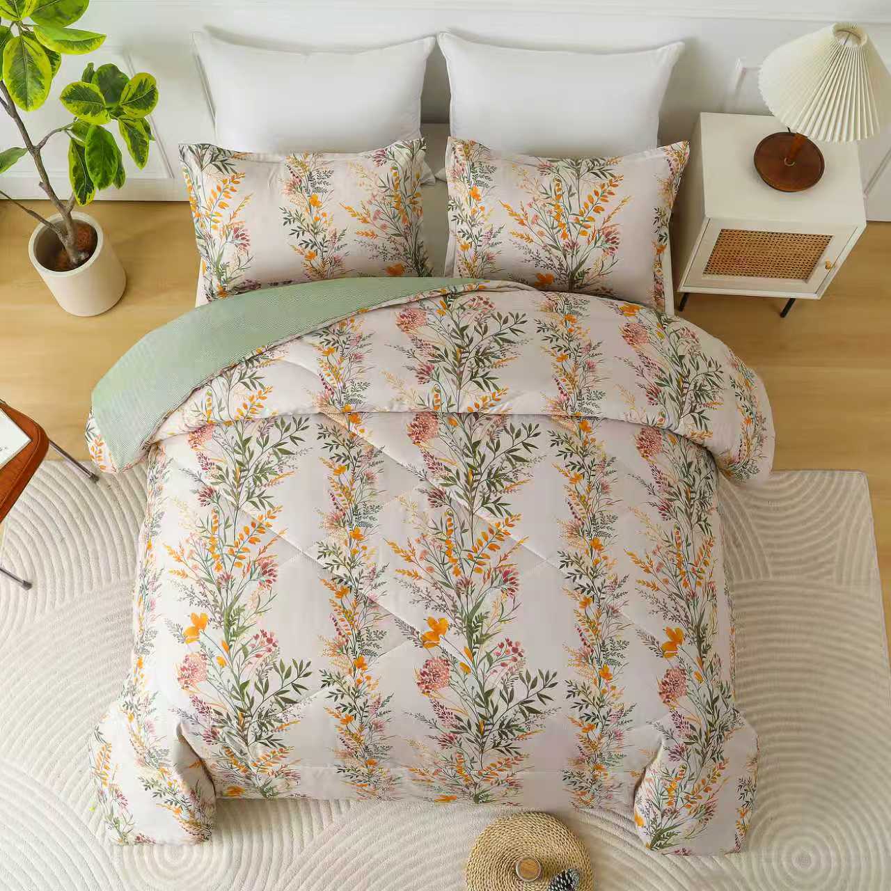 Flowers LuoXian Comforter Set