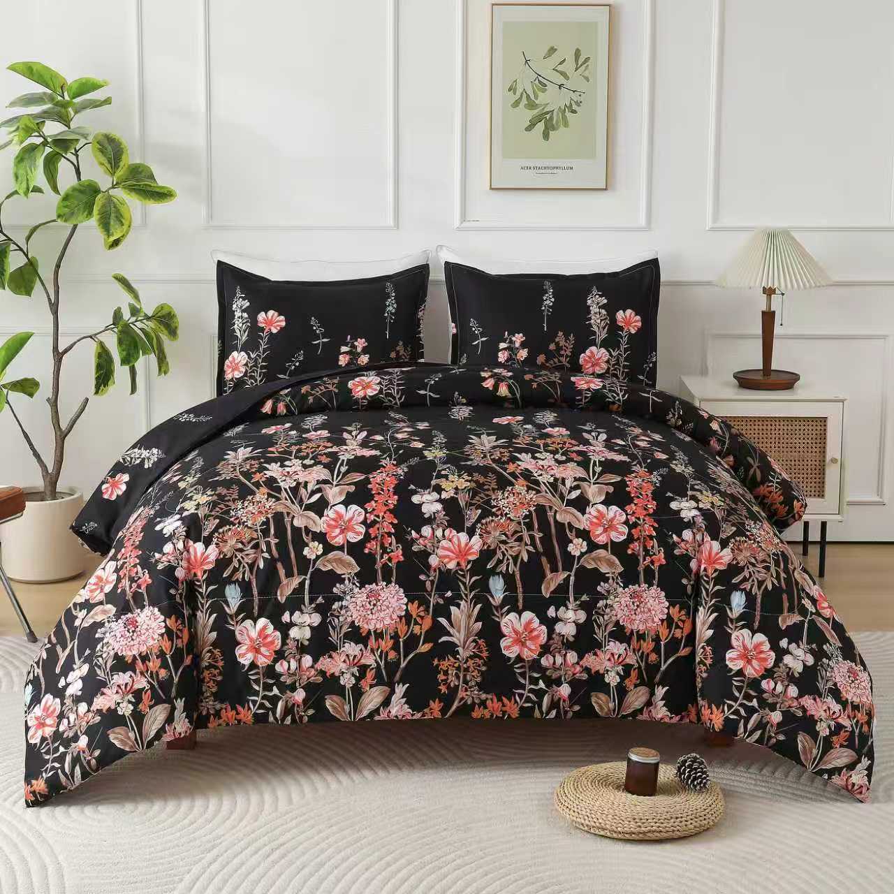 HeiSeFanHua Comforter