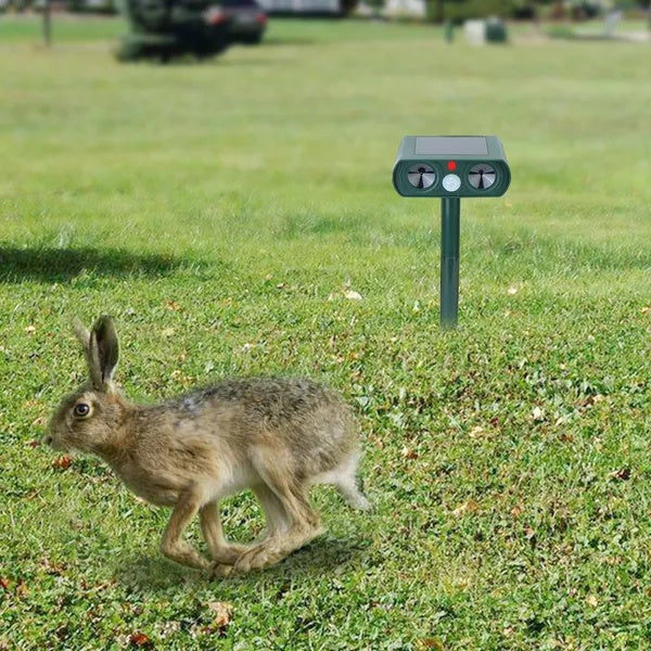 Ultrasonic Rodent Repellent, Solar Motion Sensor, Rodent Repellent IPX4 Waterproof, Suitable For Outdoor Use In Farms, Gardens, Courtyards, Driving Away Deer, Washing Pandas, Dogs, Rabbits, Squirrels,