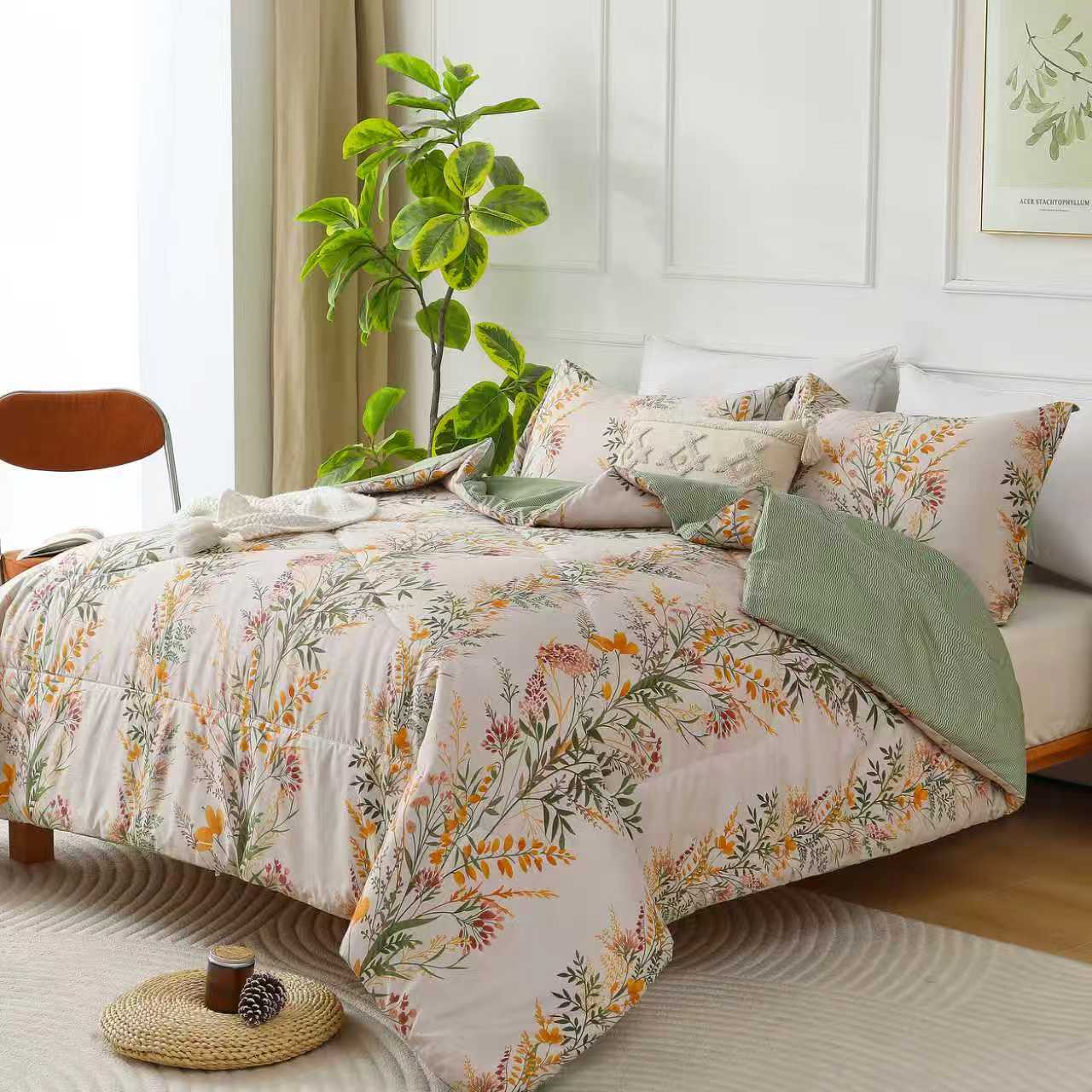 Flowers LuoXian Comforter Set