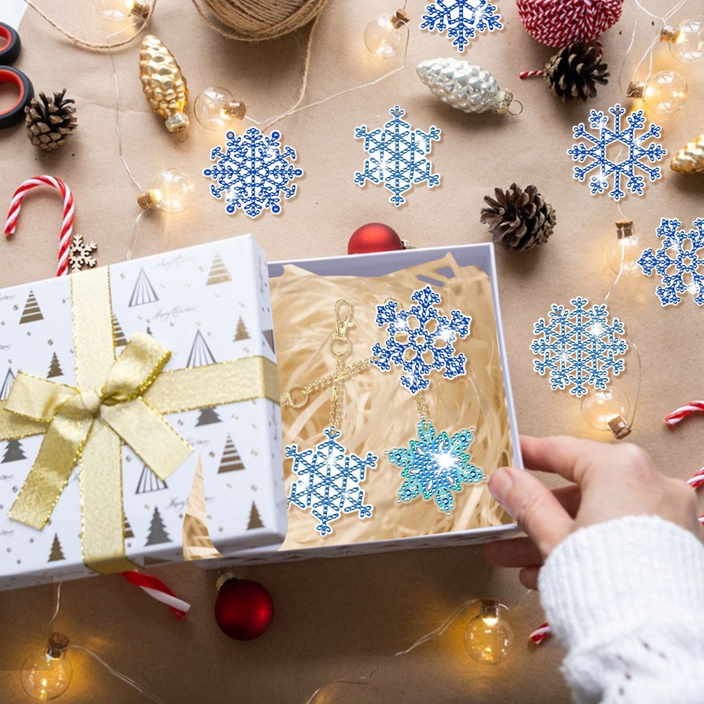 12 Packs Snowflake Rhinestones Painting Keychain Kits 12 Styles Snowflake Pendants DIY 5D Rhinestones Art Hanging Ornament For Xmas Tree Unique Double Sided Craft Party Favor Supplies